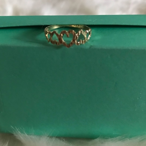 14k five heart ring size 6/7 - Picture 3 of 7